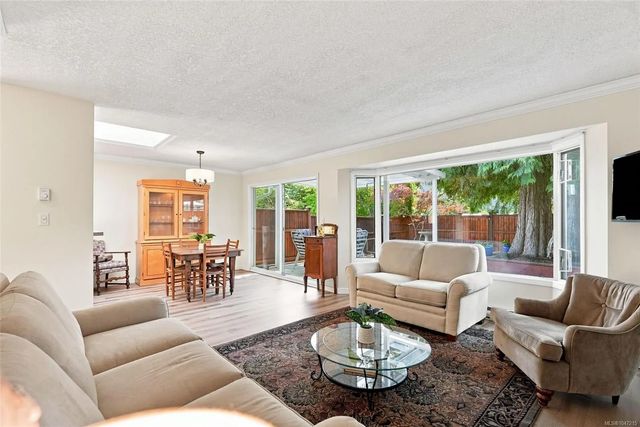 3 of 29 - 144 Fourth Ave E 7, Qualicum Beach, BC