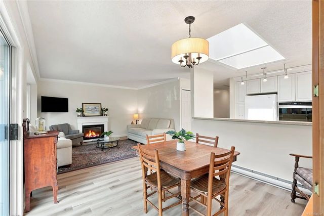 4 of 29 - 144 Fourth Ave E 7, Qualicum Beach, BC