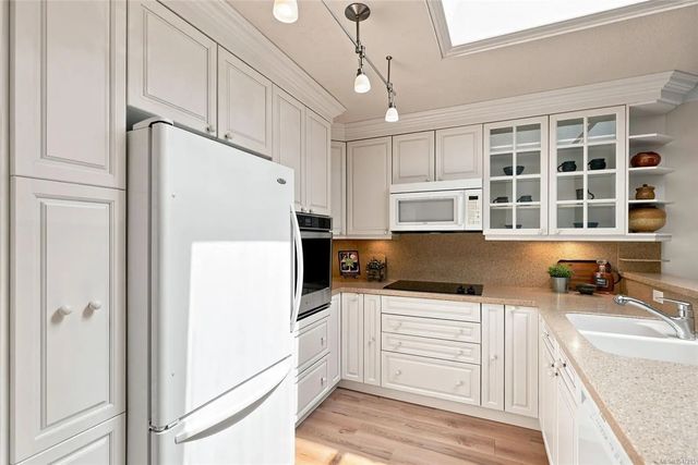 5 of 29 - 144 Fourth Ave E 7, Qualicum Beach, BC