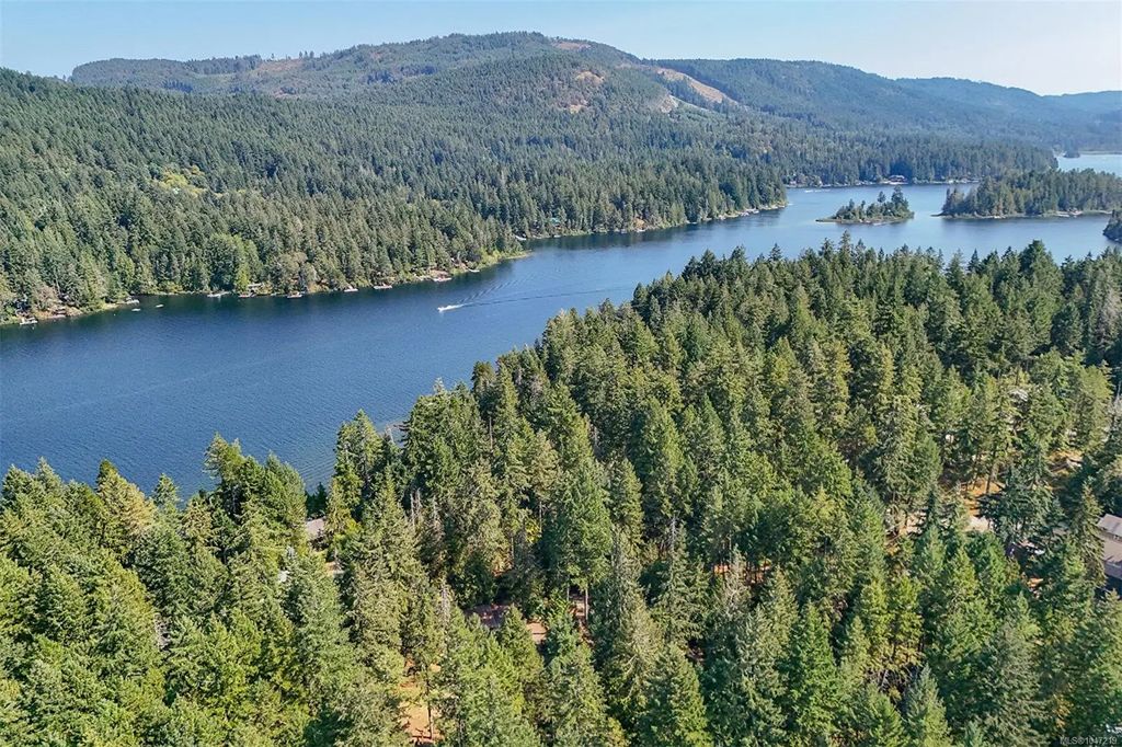 2051 May Ave, Shawnigan Lake