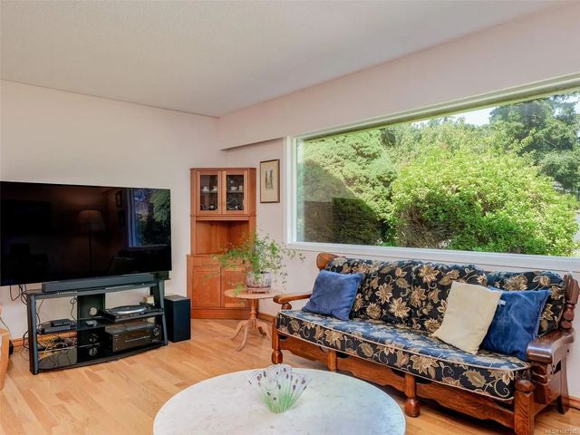 3 of 27 - 4209 Leeron Pl, Metchosin, BC