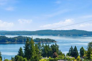 422 Battie Dr, Ladysmith