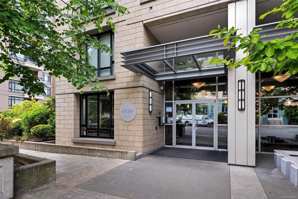751 Fairfield Rd 1502, Victoria