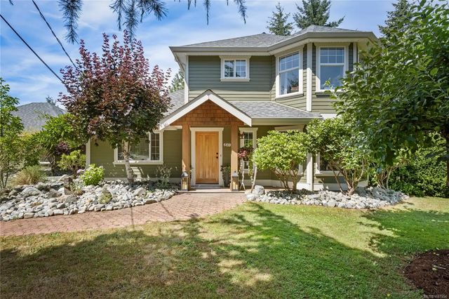 2071 Saras Way, Nanaimo