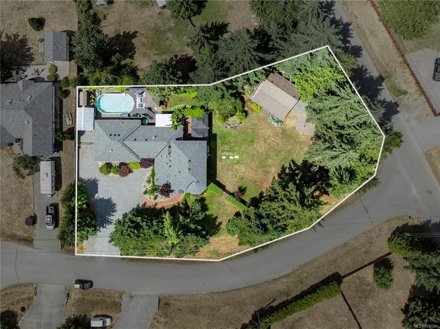 2 of 60 - 2071 Saras Way, Nanaimo, BC