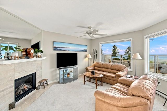 2 of 27 - 330 Dogwood St 218, Parksville, BC