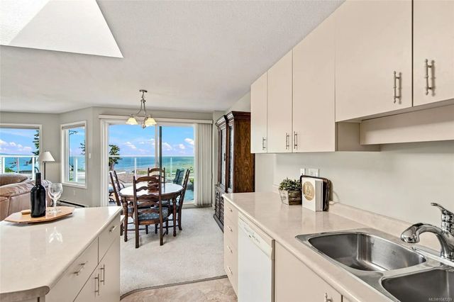 5 of 27 - 330 Dogwood St 218, Parksville, BC