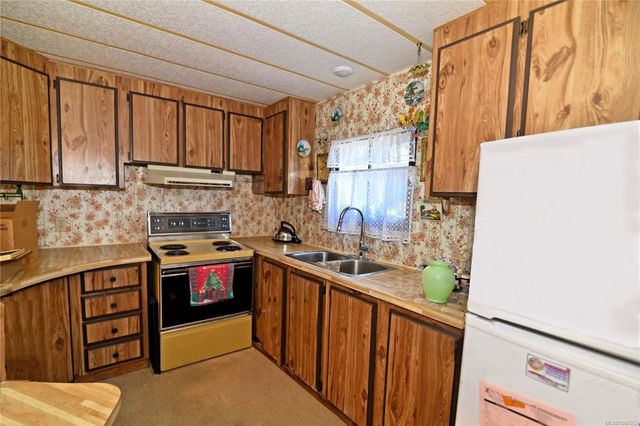 5 of 13 - 971 Douglas Ave 30, Nanaimo, BC