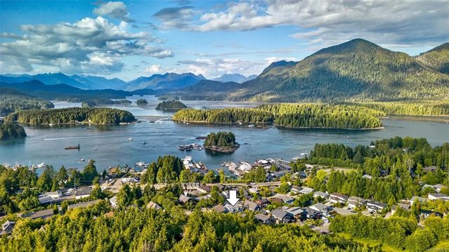 3 of 74 - 607 Pfeiffer Cres, Tofino, BC