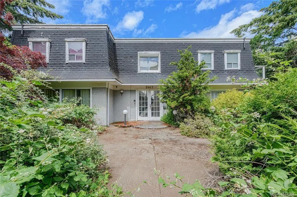 3967 Juan De Fuca Terr, Saanich