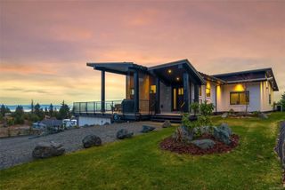 1704 Warn Way, Qualicum Beach