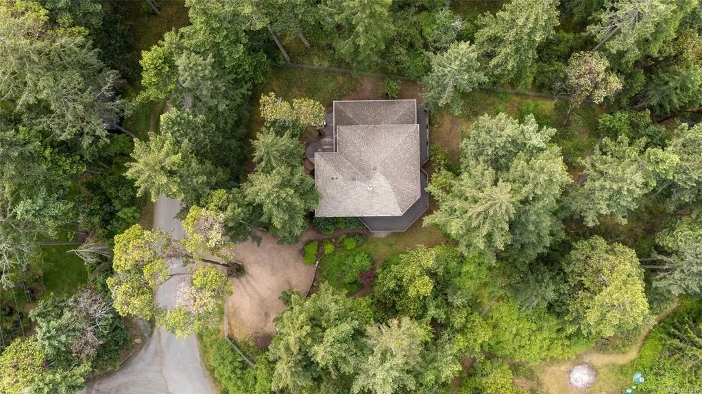 908 Little Mountain Rd, Errington