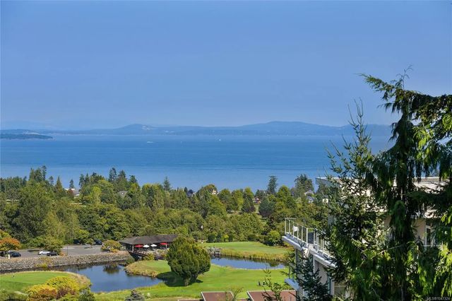 3 of 53 - 5388 Hill Rise Terr 406, Saanich, BC