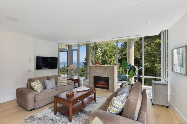 5 of 53 - 5388 Hill Rise Terr 406, Saanich, BC