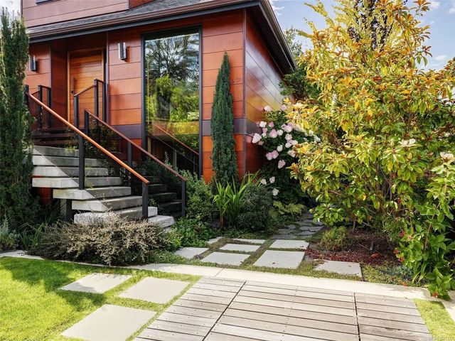 4 of 84 - 626 Monterey Ave, Oak Bay, BC