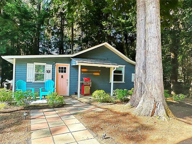 2 of 56 - 324 Chester Rd, Qualicum Beach, BC
