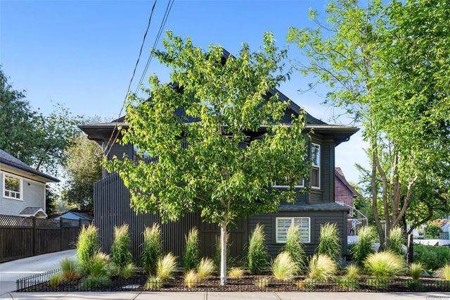 4 of 93 - 1018 Mason St, Victoria, BC