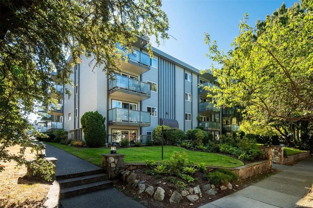 305 Michigan St 307, Victoria