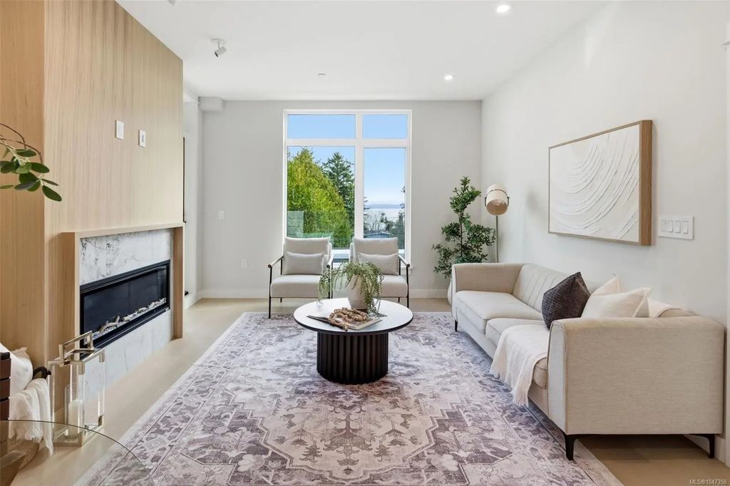 5229 Cordova Bay Rd 301, Saanich