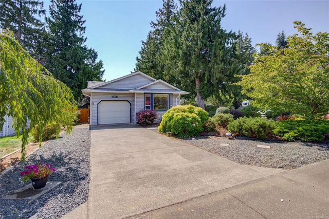 2 of 47 - 2193 Cardinal Pl, Comox, BC