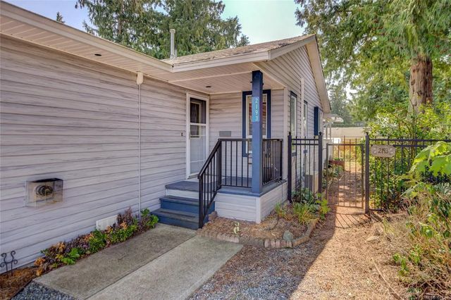 4 of 47 - 2193 Cardinal Pl, Comox, BC