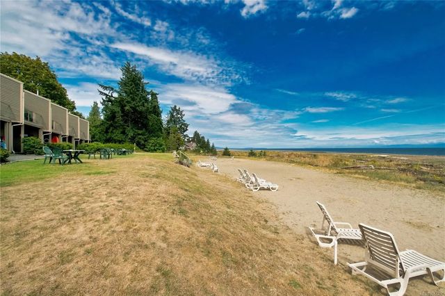 2 of 37 - 3295 Island Hwy W 202, Qualicum Beach, BC