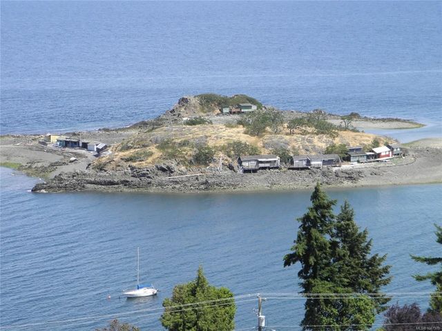 2 of 11 - 3855 Gulfview Dr, Nanaimo, BC