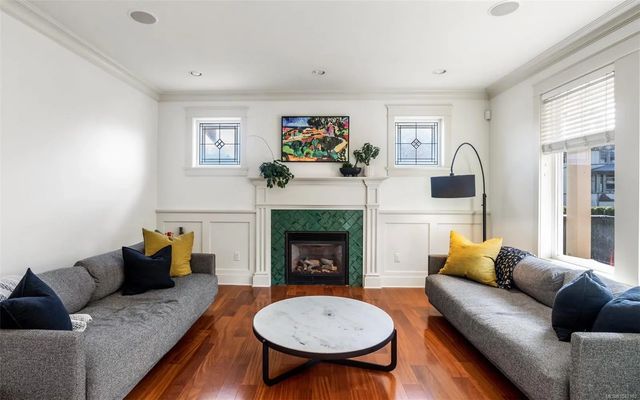 3 of 36 - 590 Simcoe St, Victoria, BC