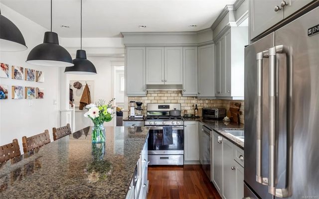 5 of 36 - 590 Simcoe St, Victoria, BC