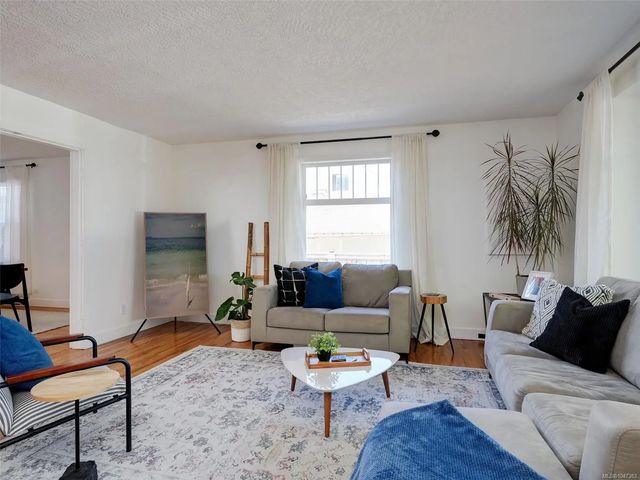 4 of 28 - 15 Pilot St, Victoria, BC