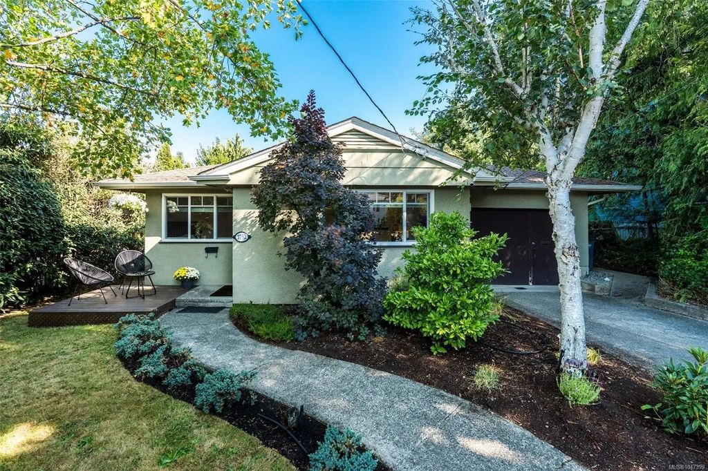 1752 Kisber Ave, Saanich