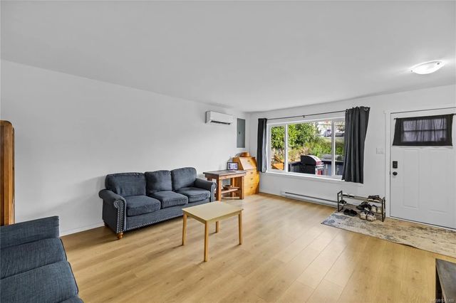 2 of 32 - 52 Athletic St, Nanaimo, BC