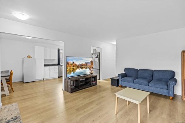 4 of 32 - 52 Athletic St, Nanaimo, BC