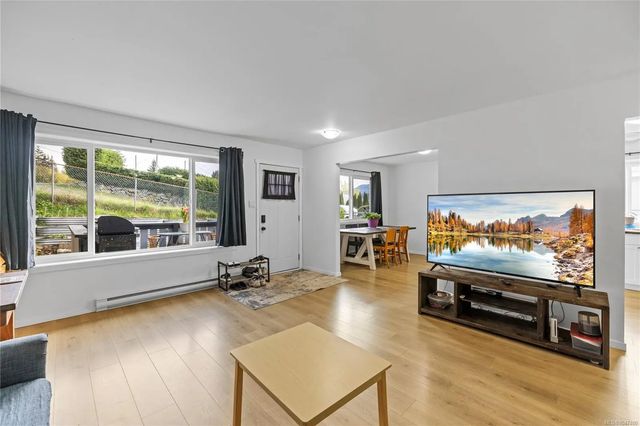 5 of 32 - 52 Athletic St, Nanaimo, BC