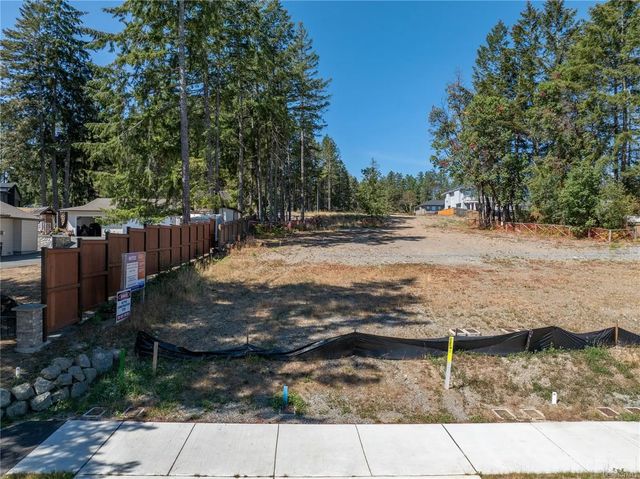 2 of 3 - 1545 Marban Rd, Nanaimo, BC