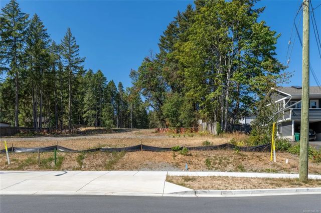 2 of 3 - 1541 Marban Rd, Nanaimo, BC