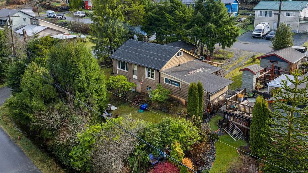 17002 Wickanninish Rd, Port Renfrew
