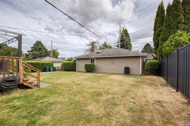 4 of 38 - 543 Bradley St, Nanaimo, BC