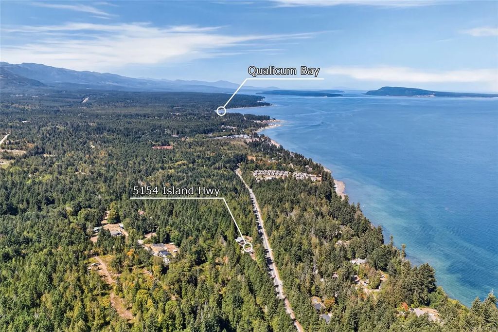 5154 Island Hwy W, Qualicum Beach