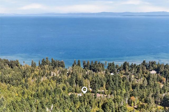 4 of 22 - 5154 Island Hwy W, Qualicum Beach, BC