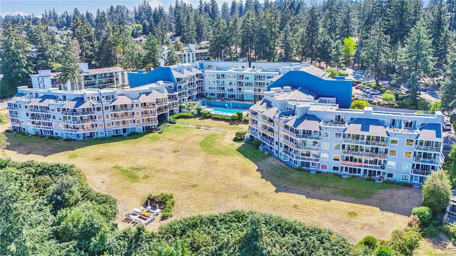 MLS #1047435 for Sale at 2560 Departure Bay Rd 602, in the city of Nanaimo, V9S 5P1
