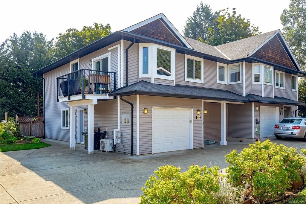 6183 Drombeg Pl, Duncan