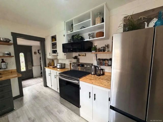 5 of 30 - 726 Bruce Ave, Nanaimo, BC