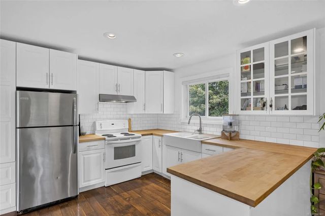 4 of 54 - 568 Salish St, Comox, BC