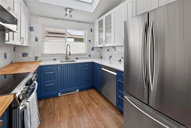 3 of 33 - 947 Caledonia Ave 8, Victoria, BC
