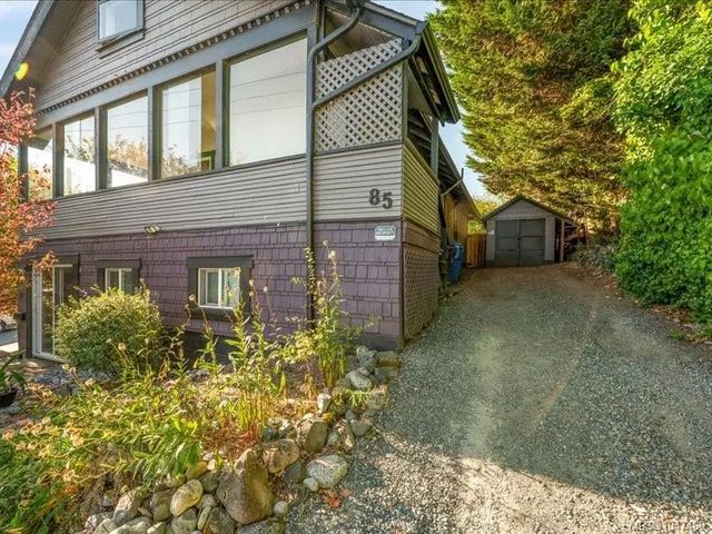 2 of 49 - 85 Robarts St, Nanaimo, BC