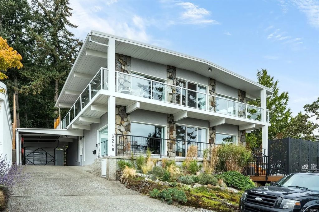 5248 Parker Ave, Saanich