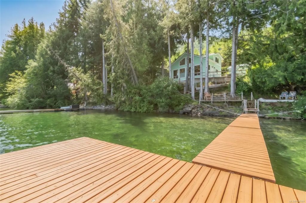 2270 South Lake Rd, Qualicum Beach