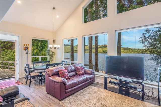 4 of 34 - 2270 South Lake Rd, Qualicum Beach, BC