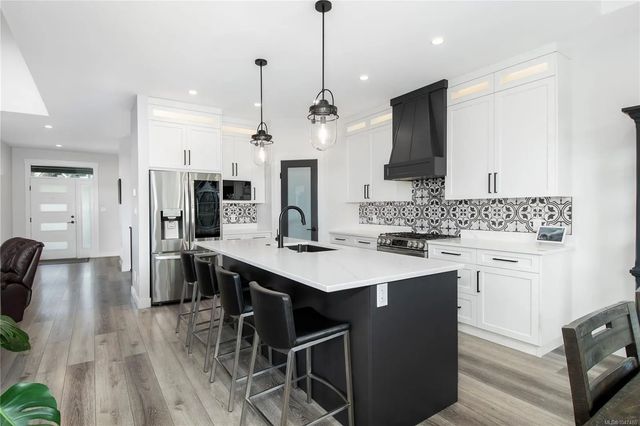 4 of 69 - 3207 Nathan Pl, Campbell River, BC